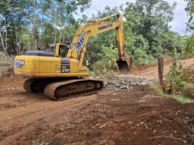 Perbaikan Jalan KM 3 Desa Molore